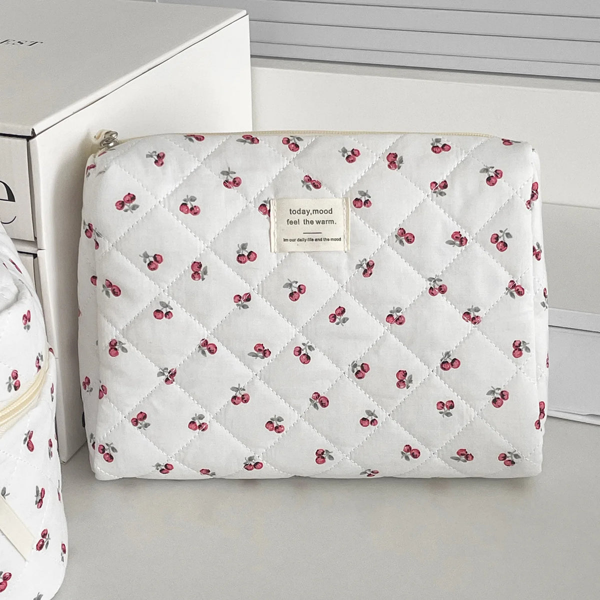 Cherry Makeup Bag Women's Cosmetic Bags Fashion Portable Cute Cosmetic Travel Storage Pouch Handbag Cotton Quilted Zipper Purse